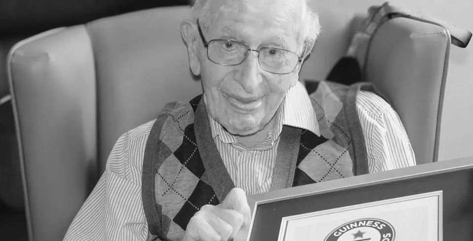 Умер старейший человек планеты Джон Тиннисвуд