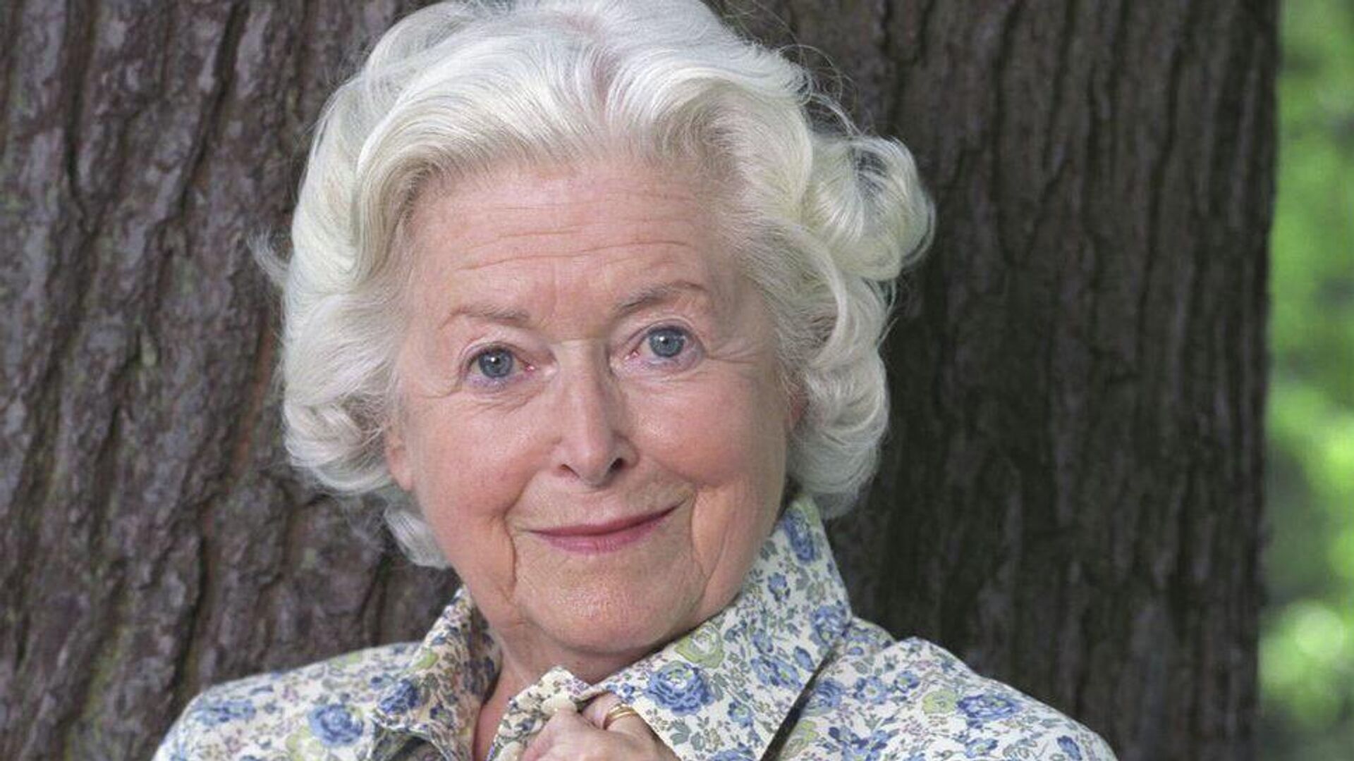 8 ноября, в возрасте 105 лет скончалась английская актриса Джун Розалинд Спе́нсер 