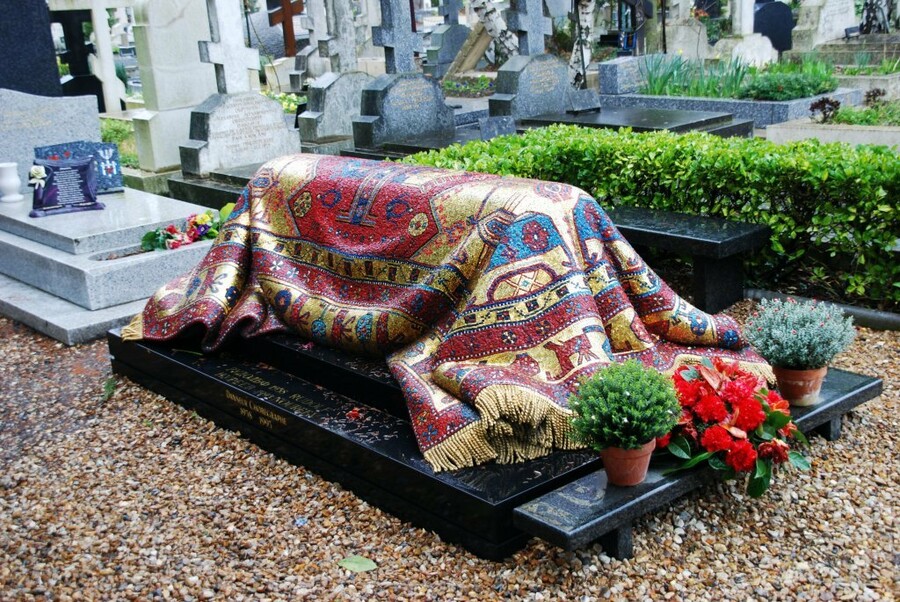 Кладбище Сент-Женевьев-де-Буа под Парижем